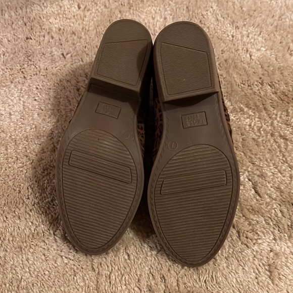 Size 7 booties - Picture 4 of 4